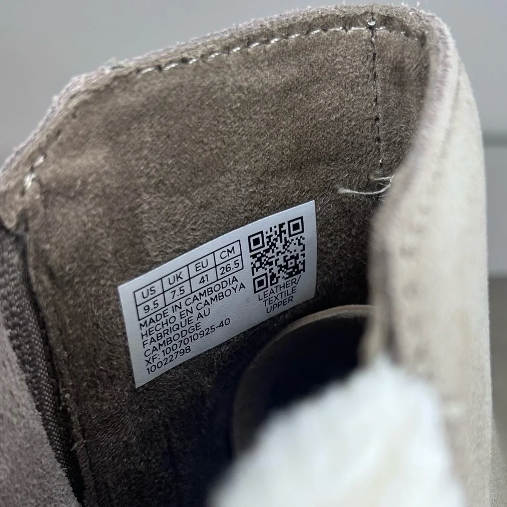 NWT TOMS Astrid Water Repellent‎ Suede Ankle Boots Dune Womens 9.5